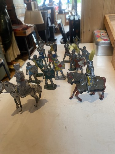 Vintage lead knights - 15,