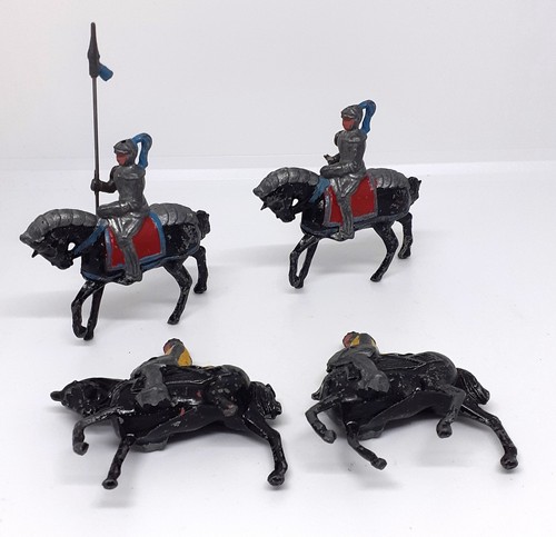 Vintage metal lead knights - vintage,