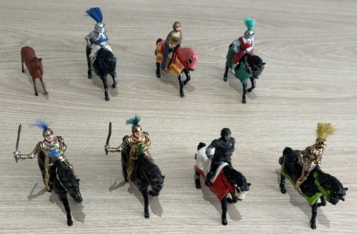Vintage timpo knights round - knights,